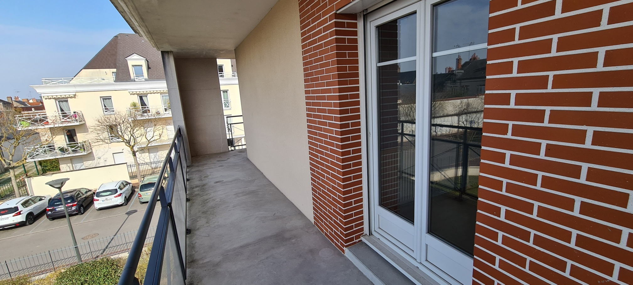 location OLIVET CENTRE